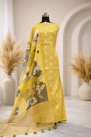 Mul Suit With Printed Dupatta